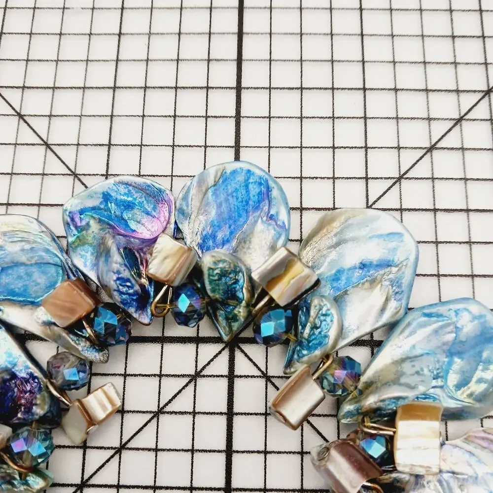 Bracelet VTG Beaded Blue Iridescent Shell Look Stretch Artwear Coastal Mermaid